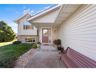 624 Laurel Dr, New Richmond, WI 54017 - photo 3