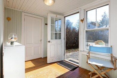 22 W Elm St Yarmouth ME 04096-large-004-