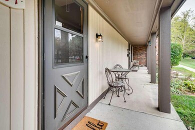 1601 Cindy Ct Columbus OH-small-005-004-