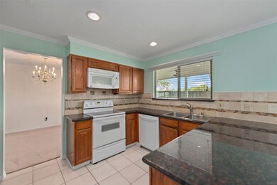 8307 Sparkling Springs Dr, Houston, TX 77095 - photo 7