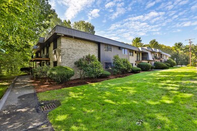 12 Strawberry Bank Rd unit 14, Nashua, NH 03062 - photo 2