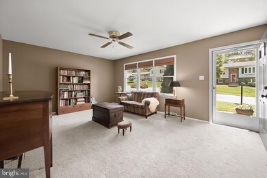 7262 Pommel Dr, Sykesville, MD 21784 - photo 2