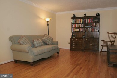 16609 Chalice Ct, Dumfries, VA 22025 - photo 5