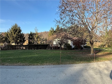 1525 Orchard Dr, Greensburg, PA 15601 - photo 4