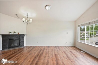 06-Living Room DSC_0331