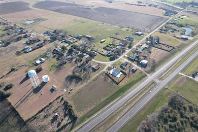 427 West St, Taylor, TX 76574 - photo 2