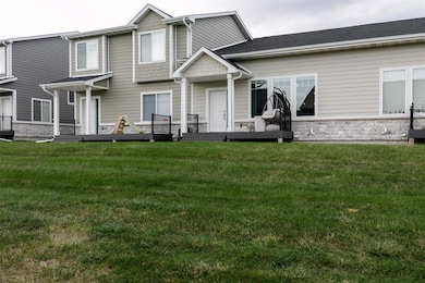 9140 Spring Crest Ln, West Des Moines, IA 50266 - photo 2