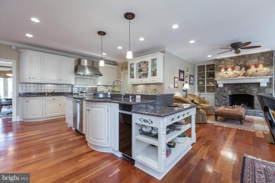 5308 Chandley Farm Cir, Centreville, VA 20120 - photo 7