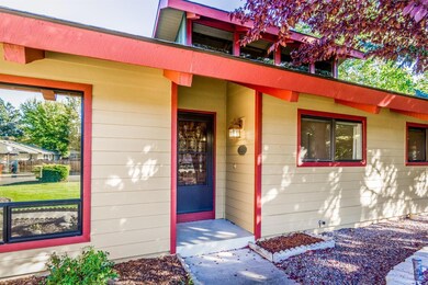 1818 NE Crestridge Dr, Bend, OR 97701 - photo 2