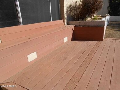 023 277815 Front Decking