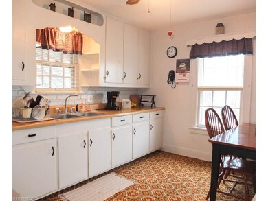 Eat-in Kitchen