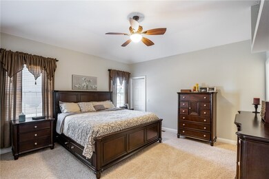 1026 N Maple St, Effingham, IL 62401 - photo 4