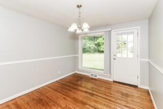003-photo-dining-room-13986186