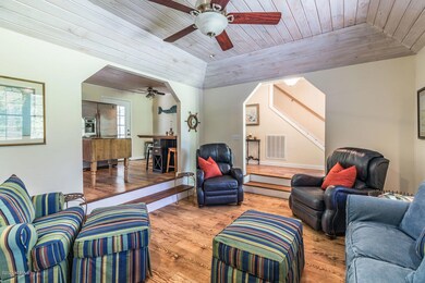 7 Family room
