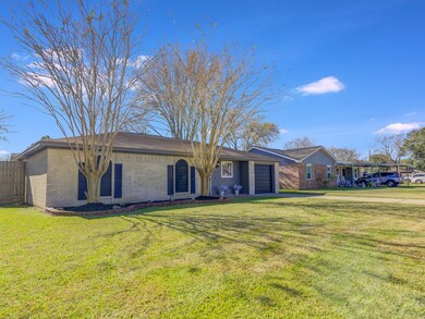 1803 Heather Ln, Alvin, TX 77511 - photo 4