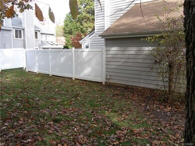 1500 Sycamore Square Drive is a LEFT CORNER END UN
