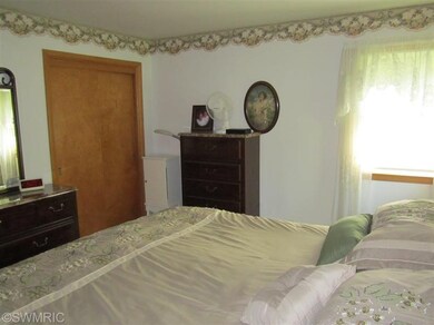 8253 Harlow Ave SW, Byron Center, MI 49315 - photo 5
