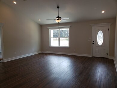 42 Crestwood Dr, Crawfordville, FL 32327 - photo 2