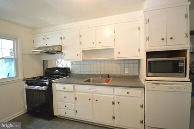 5128 Westland Blvd, Halethorpe, MD 21227 - photo 5