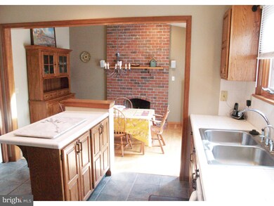 4288 Salem Dr, Emmaus, PA 18049 - photo 7