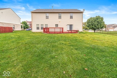 8057 Meadow Bend Ln, Indianapolis, IN 46259 - photo 3