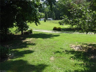 1208 Foxfire Rd, Asheboro, NC 27205 - photo 5