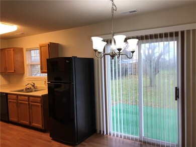 98 Meadow Creek Blvd E, Whiteland, IN 46184 - photo 5