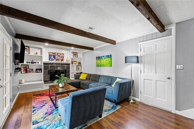 8946 Country Hill Ct, Lenexa, KS 66215 - photo 4