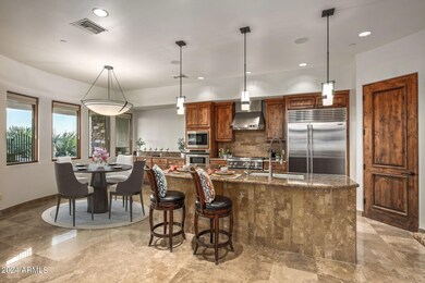 17-web-or-mls-Eat In Areas