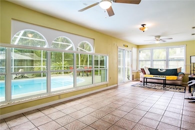 Fabulous Florida room makes great space for entert