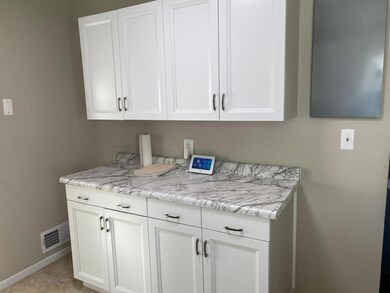 722 S 1st Ave, Albert Lea, MN 56007 - photo 5