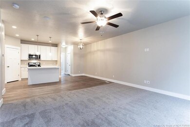 906 S 2610 E unit 5, Spanish Fork, UT 84660 - photo 3