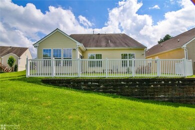 7097 Queenscourt Ln unit I50, Macungie, PA 18062 - photo 4