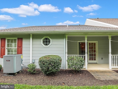 1377 Village Dr unit 17, Spring Grove, PA 17362 - photo 6