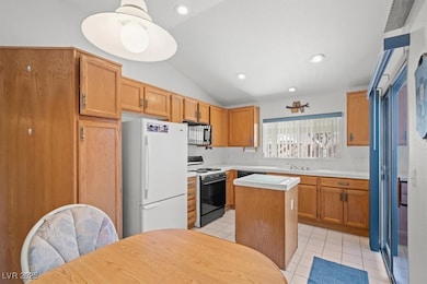 
Experience the perfect blend of space and functio