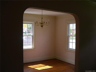 beautiful hardwoods in the DR--lots of light!
