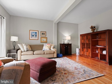 7755 Effingham Square, Alexandria, VA 22315 - photo 3