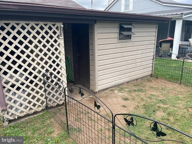 236 S Elm St, Moorefield, WV 26836 - photo 4