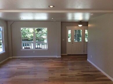 Living Room & Entry Way 2014-05-25