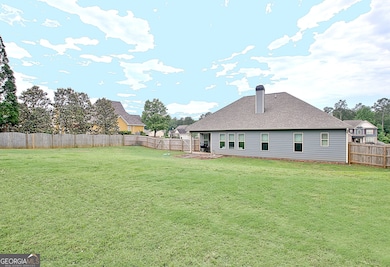 Fully fenced, spacious backyard!