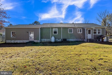 40160 Beach Dr, Mechanicsville, MD 20659 - photo 3