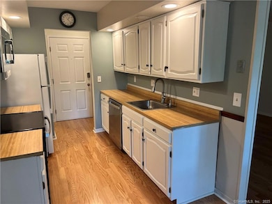 23 Canterbury Ct, Brookfield, CT 06804 - photo 3