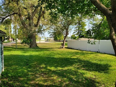 612 S 14th St unit 2, Mattoon, IL 61938 - photo 4