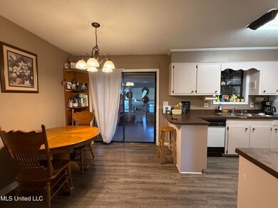 171 Colonial Cir, Magee, MS 39111 - photo 6