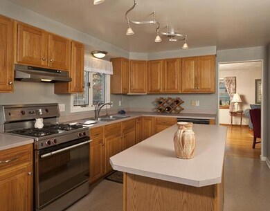 30 Highland Ave, Ogunquit, ME 03907 - photo 6