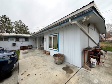 541 Fairchild Loop, Moses Lake, WA 98837 - photo 4