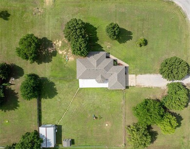 102 Ashley Dr, Shawnee, OK 74804 - photo 6