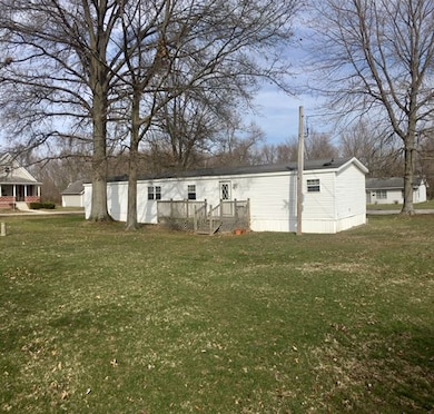 690 11th St NE, Linton, IN 47441 - photo 5