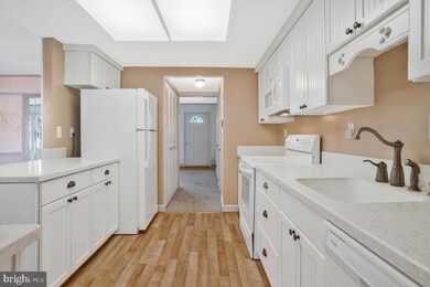 1730 Greentree Ct, Crofton, MD 21114 - photo 7