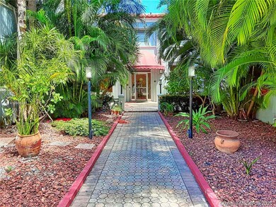 215 30th St unit 20, Miami Beach, FL 33140 - photo 2